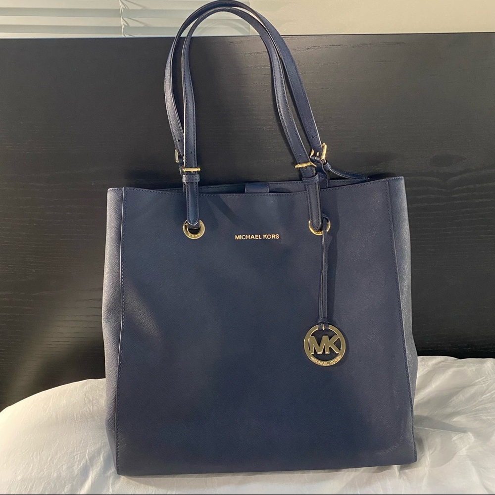 Large leather Michael Kors bag 💙💙💙 (preloved)